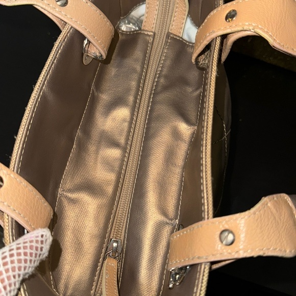 🔥CHANEL🔥Gold Quilted Coated Canvas Paris-Biarritz Petite Shopping Tote B… - Picture 15 of 17